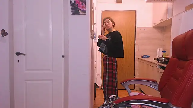 Snapshot of simyhvn chatting on December 2025 05:02:01 AM simyhvn online show from December 2025 05:02:01 AM