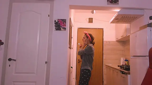 Snapshot of simyhvn chatting on January 2026 05:13:01 AM simyhvn online show from January 2026 05:13:01 AM