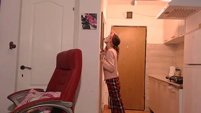 Snapshot of simyhvn chatting on February 2026 05:11:01 AM simyhvn online show from February 2026 05:11:01 AM