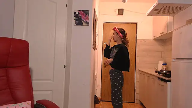 Snapshot of simyhvn chatting on February 2026 05:36:02 AM simyhvn online show from February 2026 05:36:02 AM