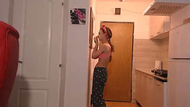 Snapshot of simyhvn chatting on February 2026 05:37:02 AM simyhvn online show from February 2026 05:37:02 AM