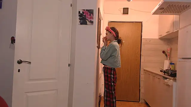 Snapshot of simyhvn chatting on February 2026 05:36:01 AM simyhvn online show from February 2026 05:36:01 AM