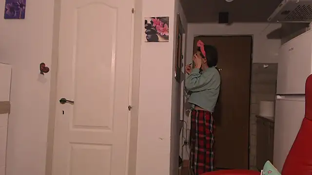 Snapshot of simyhvn chatting on March 2026 05:11:02 AM simyhvn online show from March 2026 05:11:02 AM