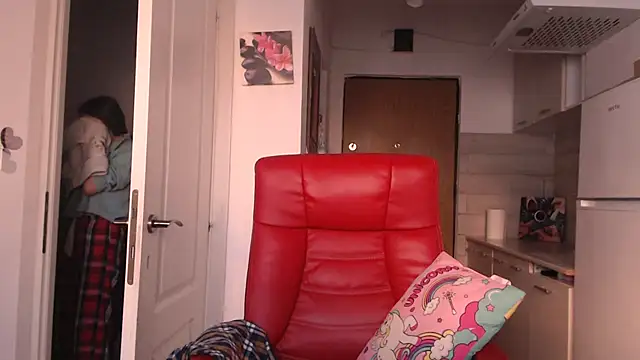 simyhvn online show from April 2026 04:04:02 AM