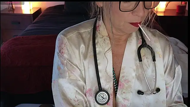 Snapshot of milfettefab chatting on December 2024 09:22:01 PM milfettefab online show from December 2024 09:22:01 PM