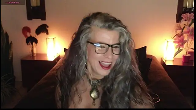 Snapshot of milfettefab chatting on February 2025 08:57:02 AM milfettefab online show from February 2025 08:57:02 AM