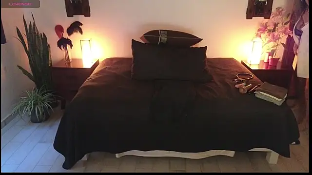 Snapshot of milfettefab chatting on February 2025 12:37:01 AM milfettefab online show from February 2025 12:37:01 AM