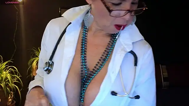 Snapshot of milfettefab chatting on October 2025 09:24:01 PM milfettefab online show from October 2025 09:24:01 PM