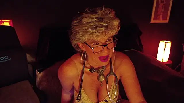 Snapshot of milfettefab chatting on February 2026 12:40:02 AM milfettefab online show from February 2026 12:40:02 AM