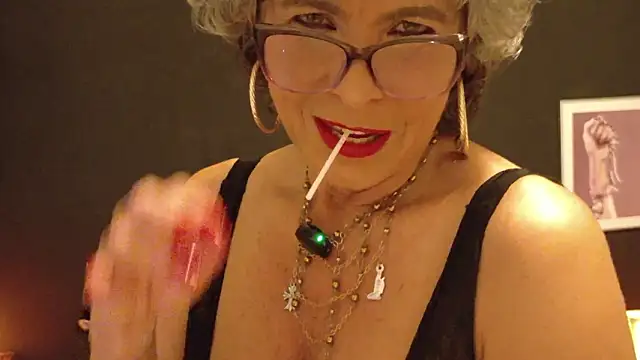 Snapshot of milfettefab chatting on February 2026 12:11:02 AM milfettefab online show from February 2026 12:11:02 AM