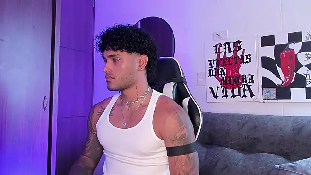 Snapshot of Alessandro_Vanni chatting on March 2026 01:59:02 PM Alessandro Vanni online show from March 2026 01:59:02 PM