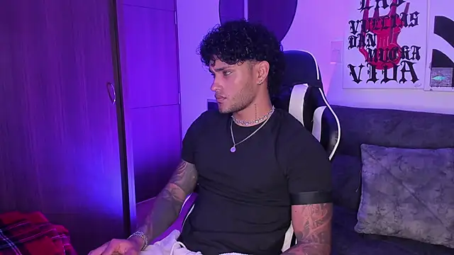 Alessandro Vanni online show from April 2026 02:14:02 AM