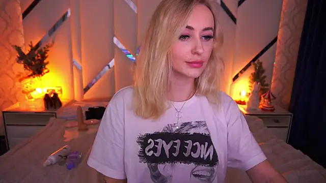 Snapshot of GraceCandy chatting on January 2025 08:33:01 PM GraceCandy online show from January 2025 08:33:01 PM