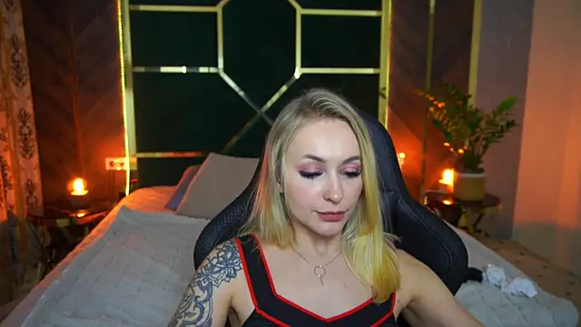 Snapshot of GraceCandy chatting on March 2025 02:14:02 AM GraceCandy online show from March 2025 02:14:02 AM