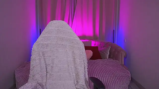 Snapshot of GraceCandy chatting on September 2025 08:30:02 PM GraceCandy online show from September 2025 08:30:02 PM