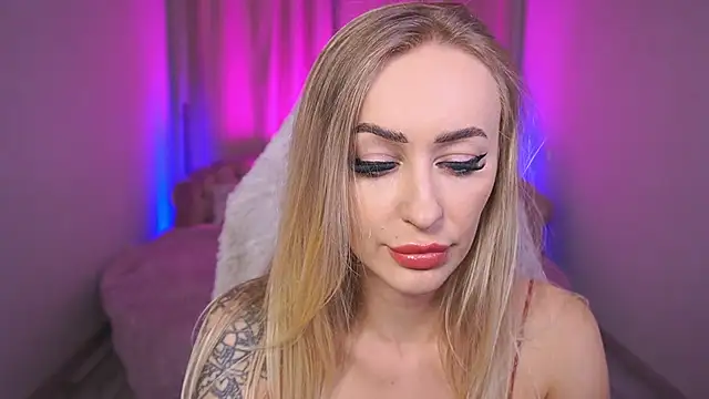 Snapshot of GraceCandy chatting on September 2025 09:04:02 PM GraceCandy online show from September 2025 09:04:02 PM