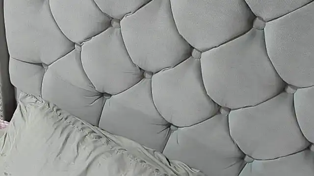 Snapshot of Imannejulienne chatting on March 2026 11:44:01 PM Imannejulienne online show from March 2026 11:44:01 PM