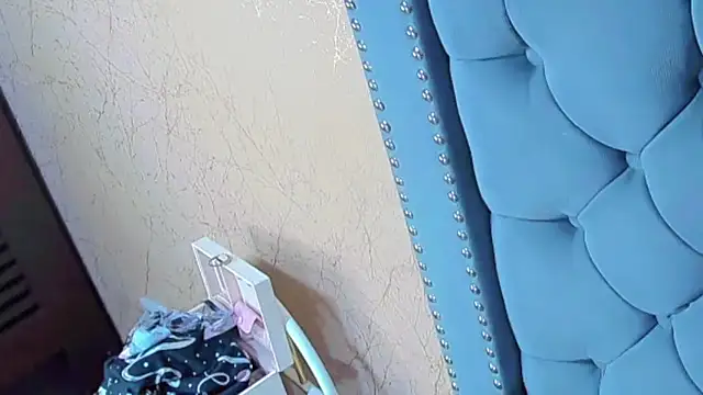 Snapshot of Imannejulienne chatting on April 2026 12:41:01 AM Imannejulienne online show from April 2026 12:41:01 AM