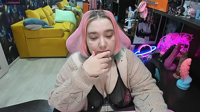 Softie Sofy online show from May 2026 02:40:02 AM