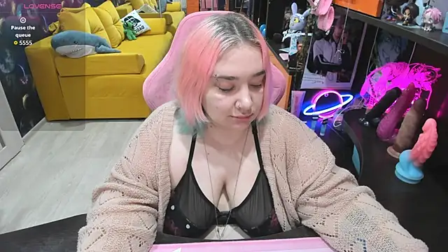 Softie Sofy online show from May 2026 03:23:01 AM