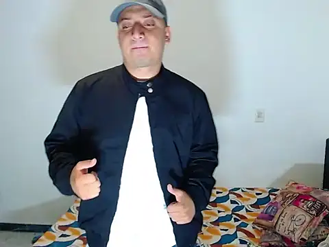 Snapshot of ares_sexxx chatting on December 2024 09:15:02 PM ares sexxx online show from December 2024 09:15:02 PM