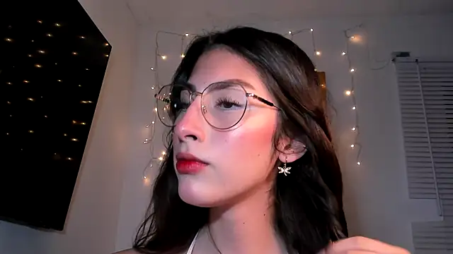 Snapshot of valeria_gonzales_ chatting on January 2025 11:24:01 PM valeria gonzales online show from January 2025 11:24:01 PM