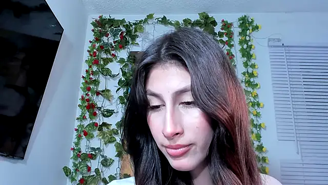 Snapshot of valeria_gonzales_ chatting on February 2025 10:59:02 PM valeria gonzales online show from February 2025 10:59:02 PM