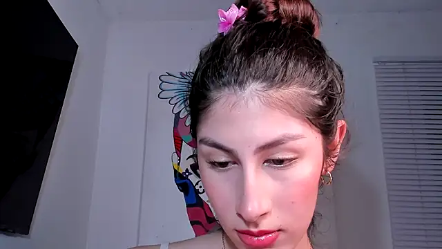 Snapshot of valeria_gonzales_ chatting on March 2025 03:44:02 AM valeria gonzales online show from March 2025 03:44:02 AM