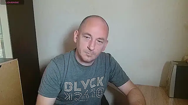 Snapshot of Johan___Barker chatting on May 2026 10:43:02 AM Johan Barker online show from May 2026 10:43:02 AM