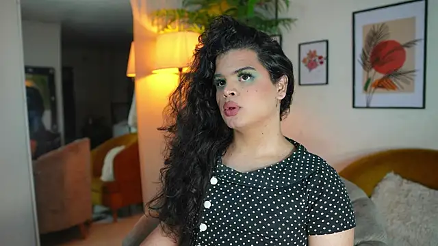 Snapshot of artechloe chatting on February 2025 02:23:02 AM artechloe online show from February 2025 02:23:02 AM