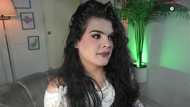 Snapshot of artechloe chatting on October 2025 11:49:02 PM artechloe online show from October 2025 11:49:02 PM