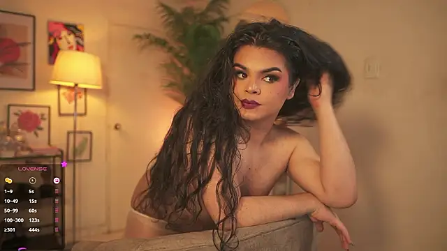 Snapshot of artechloe chatting on February 2026 03:03:02 AM artechloe online show from February 2026 03:03:02 AM