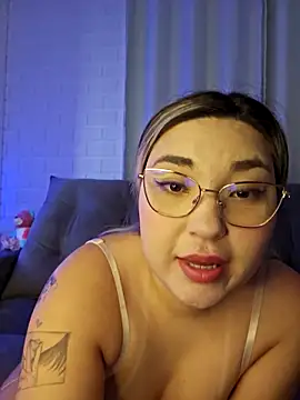 Snapshot of kamila_hty chatting on October 2025 07:10:02 PM kamila hty online show from October 2025 07:10:02 PM