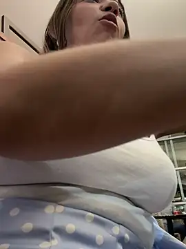 Snapshot of Hall_16 chatting on December 2024 12:33:01 AM Hall 16 online show from December 2024 12:33:01 AM