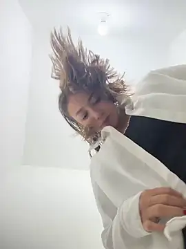 Snapshot of Hall_16 chatting on March 2025 09:35:01 PM Hall 16 online show from March 2025 09:35:01 PM