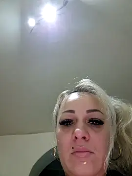 Snapshot of Ruxy42ETT chatting on January 2025 05:09:01 AM Ruxy42ETT online show from January 2025 05:09:01 AM