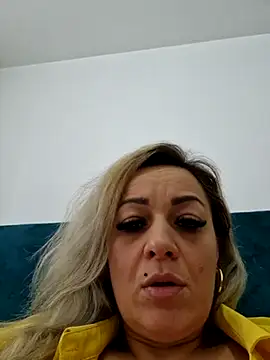 Snapshot of Ruxy42ETT chatting on March 2025 08:05:02 AM Ruxy42ETT online show from March 2025 08:05:02 AM