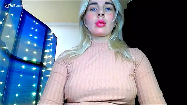 Snapshot of miaa_sunn chatting on December 2024 09:58:02 PM miaa sunn online show from December 2024 09:58:02 PM