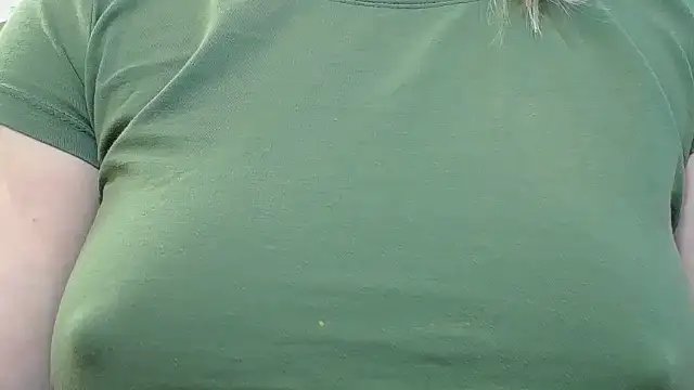 Snapshot of miaa_sunn chatting on February 2026 12:31:01 PM miaa sunn online show from February 2026 12:31:01 PM