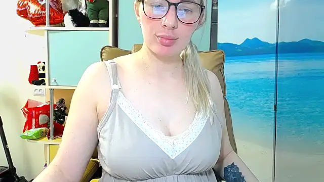 Snapshot of miaa_sunn chatting on February 2026 11:42:01 AM miaa sunn online show from February 2026 11:42:01 AM