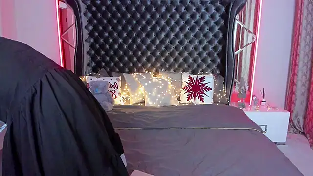 Rebecca Diamond online show from December 2025 06:00:01 AM