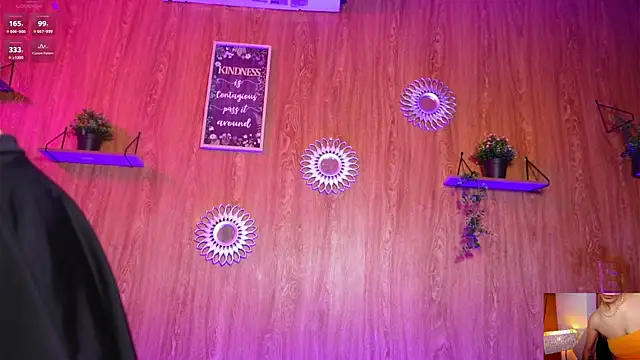 Snapshot of hot_princess21 chatting on March 2025 06:39:02 AM hot princess21 online show from March 2025 06:39:02 AM