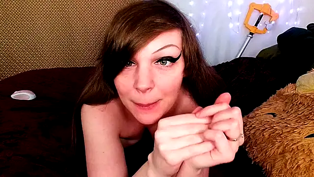 GamerGirlRoxyAndLee online show from January 2025 10:13:01 PM