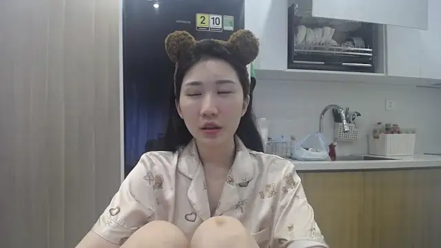 Asiagirll online show from May 2026 10:47:01 AM