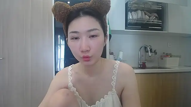 Asiagirll online show from May 2026 12:07:01 AM