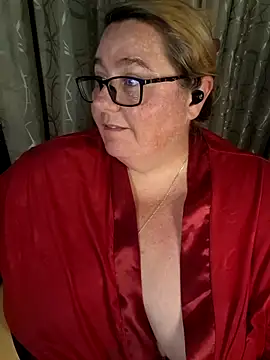 Snapshot of Iceprincess2bad4u chatting on April 2026 06:21:01 PM Iceprincess2bad4u online show from April 2026 06:21:01 PM