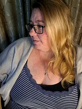 Snapshot of Iceprincess2bad4u chatting on April 2026 07:09:01 PM Iceprincess2bad4u online show from April 2026 07:09:01 PM