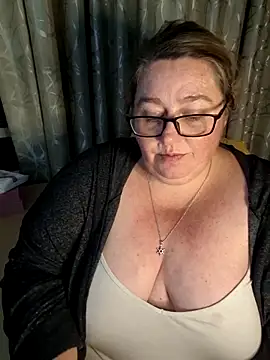 Snapshot of Iceprincess2bad4u chatting on May 2026 06:13:02 PM Iceprincess2bad4u online show from May 2026 06:13:02 PM