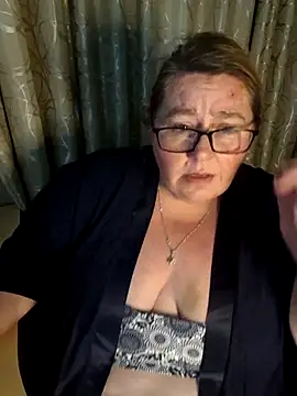 Snapshot of Iceprincess2bad4u chatting on May 2026 07:21:01 PM Iceprincess2bad4u online show from May 2026 07:21:01 PM