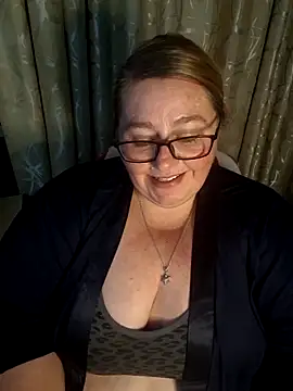 Snapshot of Iceprincess2bad4u chatting on May 2026 06:27:01 PM Iceprincess2bad4u online show from May 2026 06:27:01 PM